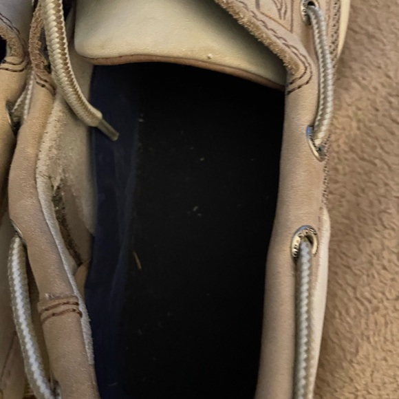 Sperry top-sider. Nice cream and tan color - Picture 6 of 10
